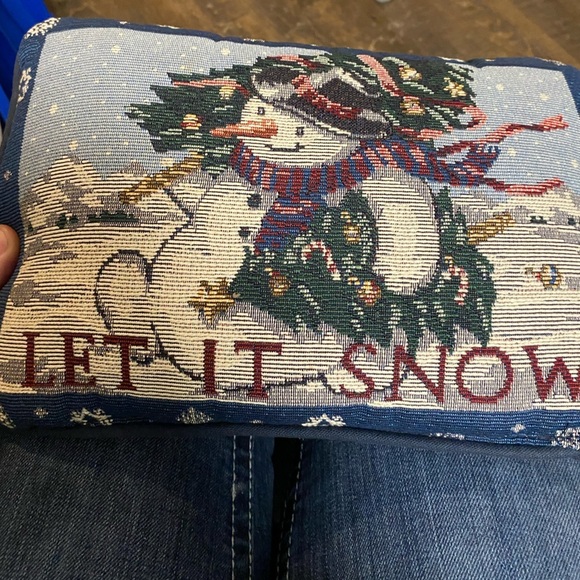Let it snow throw pillow - Picture 1 of 2